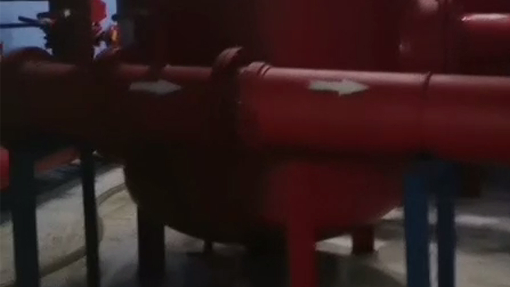 水胜消防泡沫灭火剂充装中